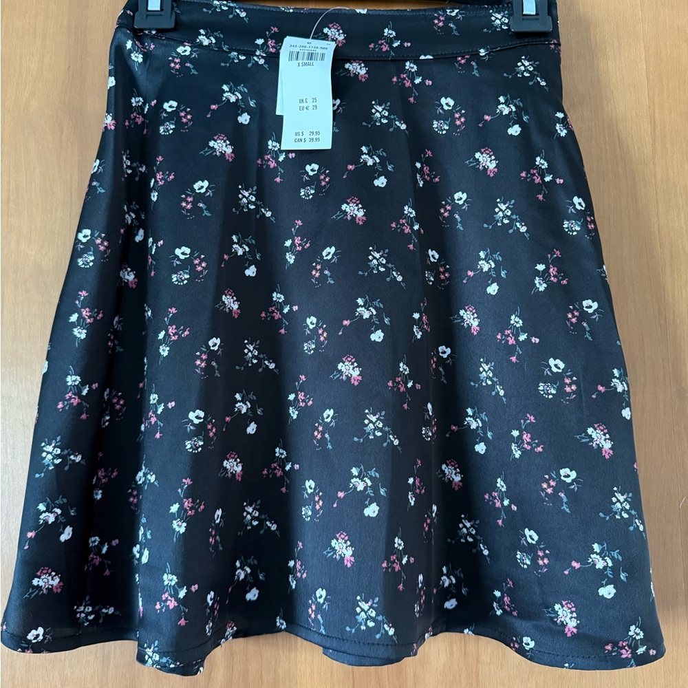 Hollister Black Floral High-Rise Miniskirt NWT